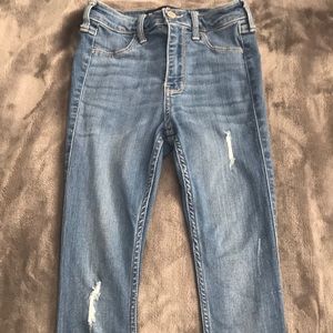Hollister high rise jeans for petite girls
